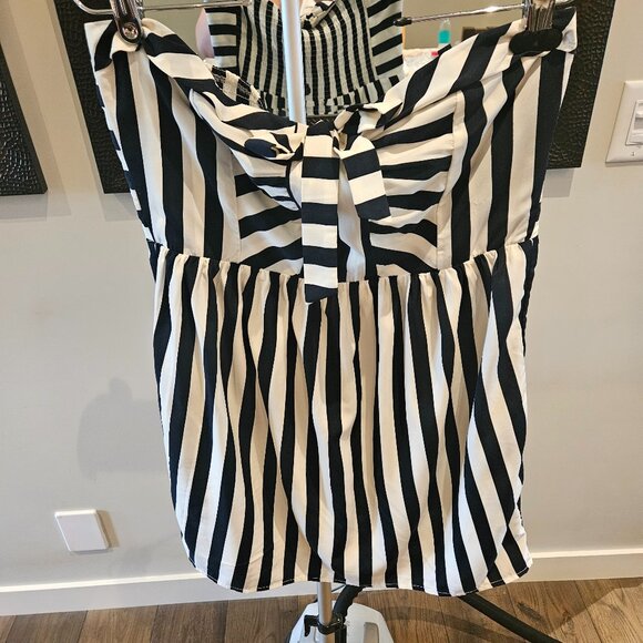 Strapless Picnic Mini w/ Pockets - Picture 1 of 5